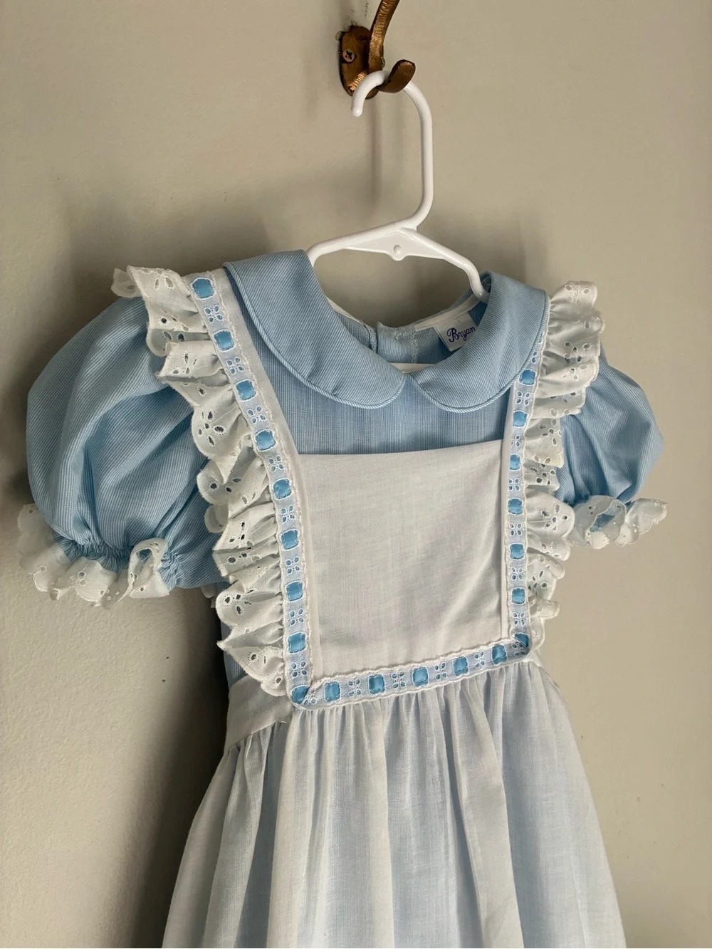Classic Vintage Alice in Wonderland Style Dress and Apron Size 6